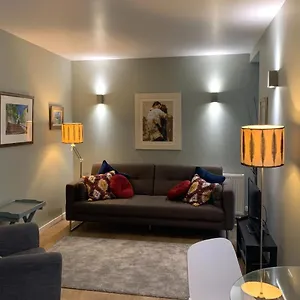 Apartment Bright And Stylish - Old Town